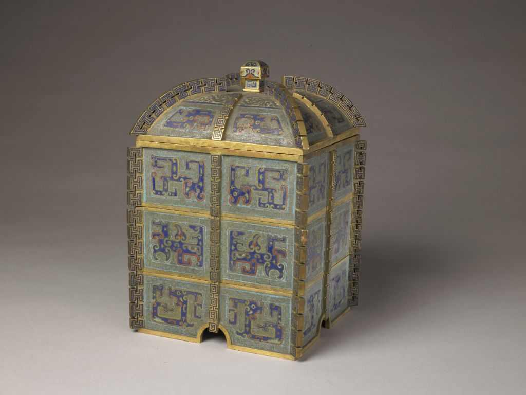 图片[1]-Filigree enamel dragon shaped square toilet box-China Archive